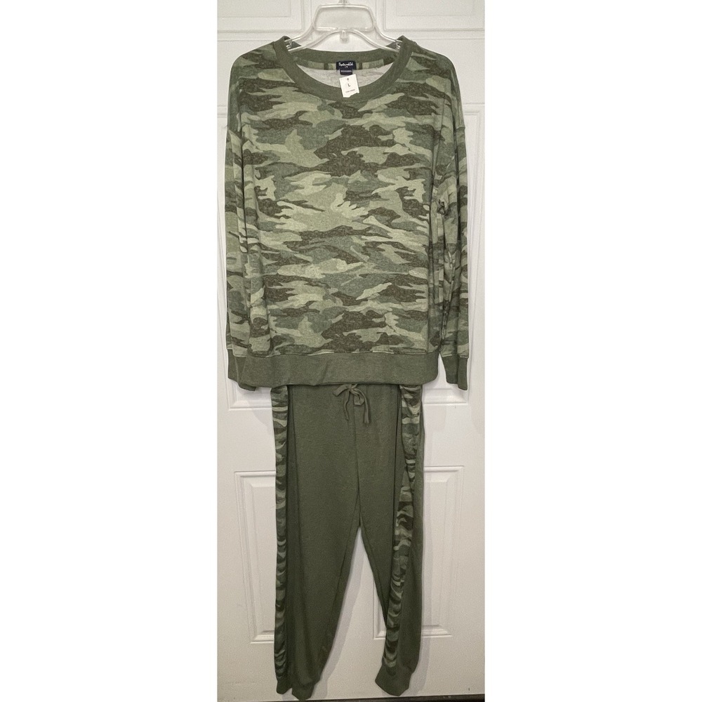 Splendid Large Jogger and Crew Neck 2-Piece Pajama Set Olive Camo Camoflage